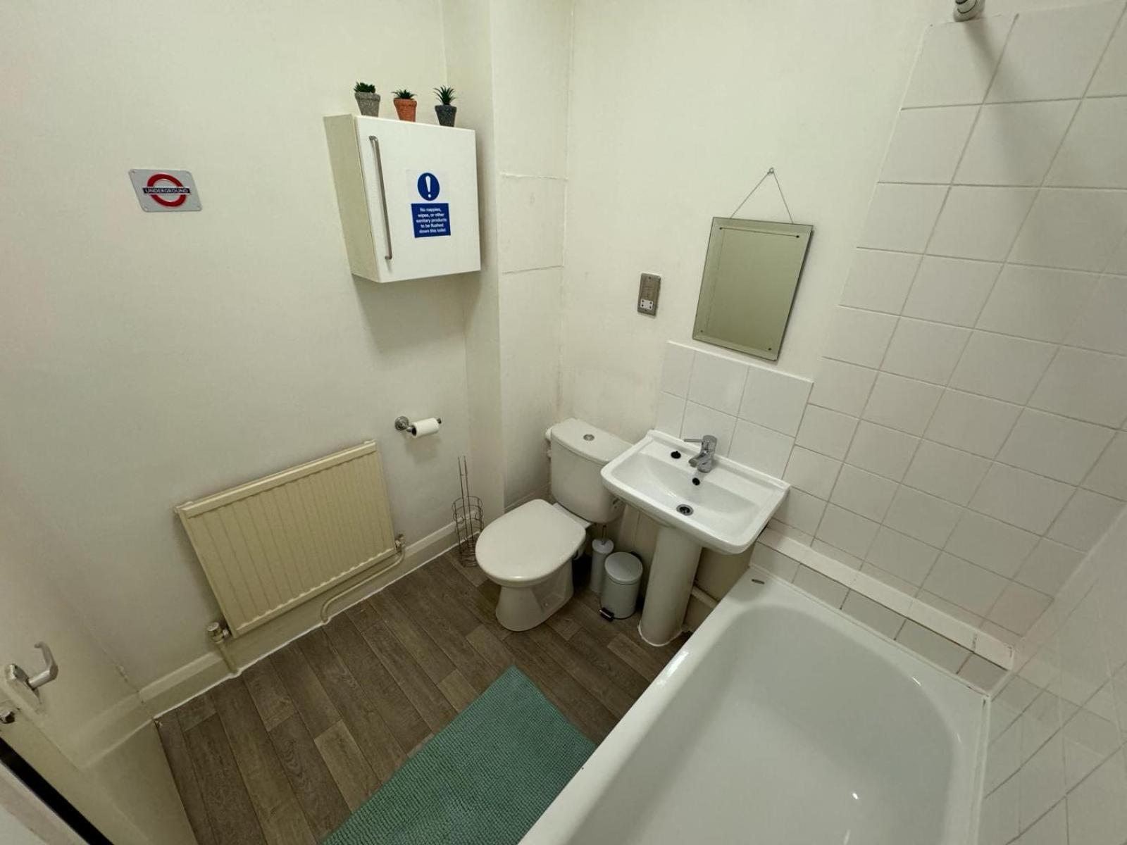 Prime Location Apartamento In Camden Town Лондон Экстерьер фото